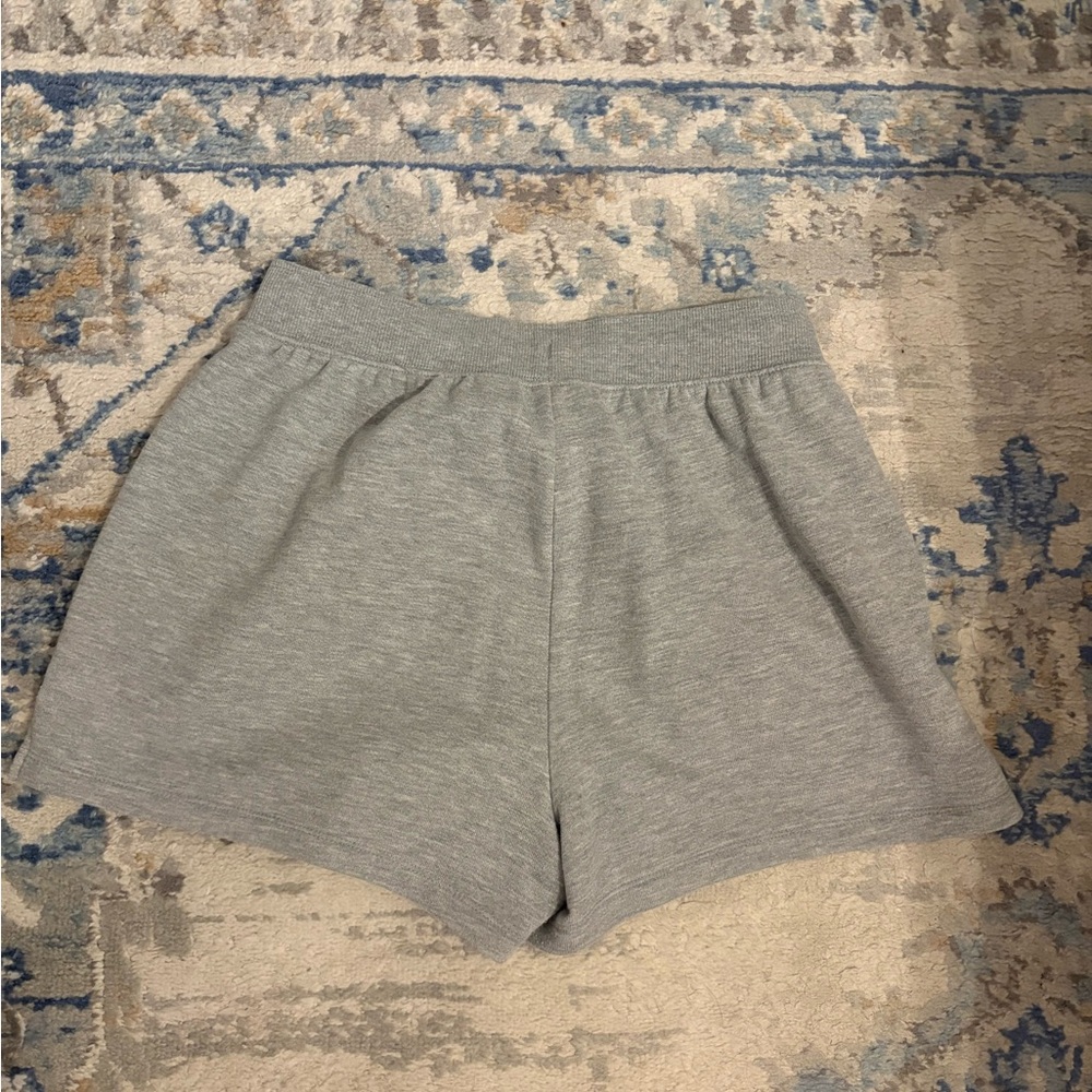 ALO Yoga Light Gray Athletic Lounge Shorts - Picture 3 of 3